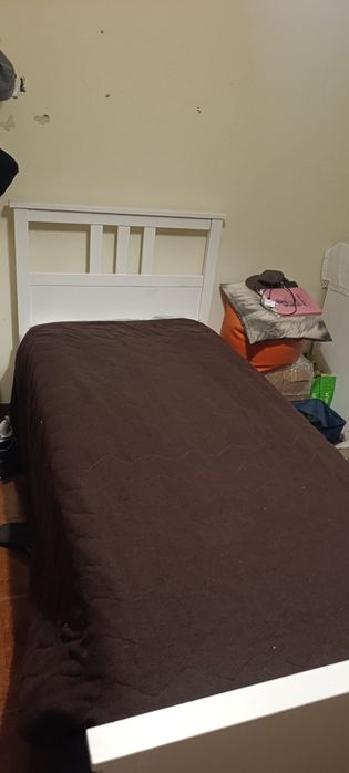 Cama IKEA em bom estado