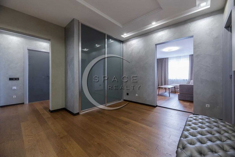 Оренда 3-кімнатної квартири 100 м2 з інвертором на 10кВт - Науки 55а