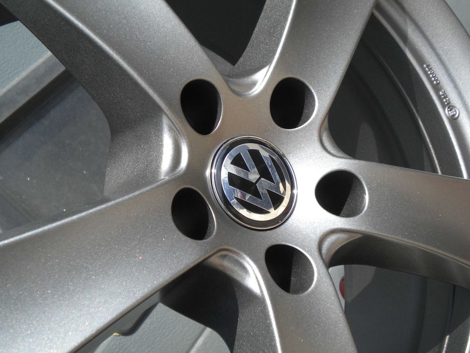Felgi aluminiowe Dezent 17 5x112 VW Passat Sharan Tiguan CC