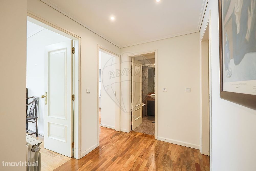 Apartamento T4 para arrendamento