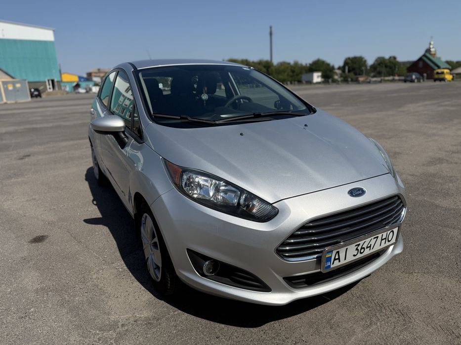 Ford Fiesta 2014 (1,6л, хетчбек)