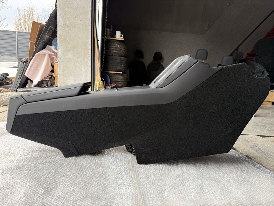 Консоль,підлокітник Tesla model Y Juniper, Тесла модель У Джуніпер