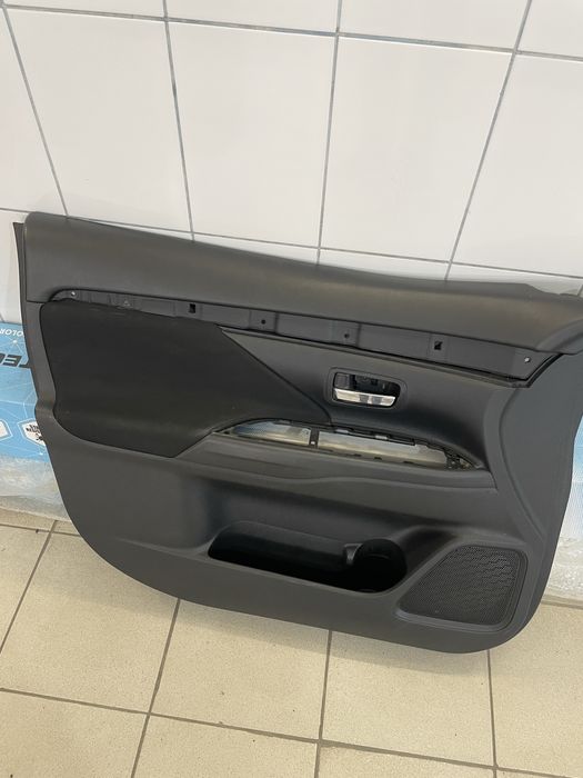 Дверні карти салону Mitsubishi Outlander аутлендр