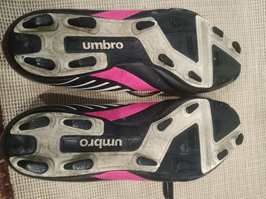 Продам бутцы Umbro