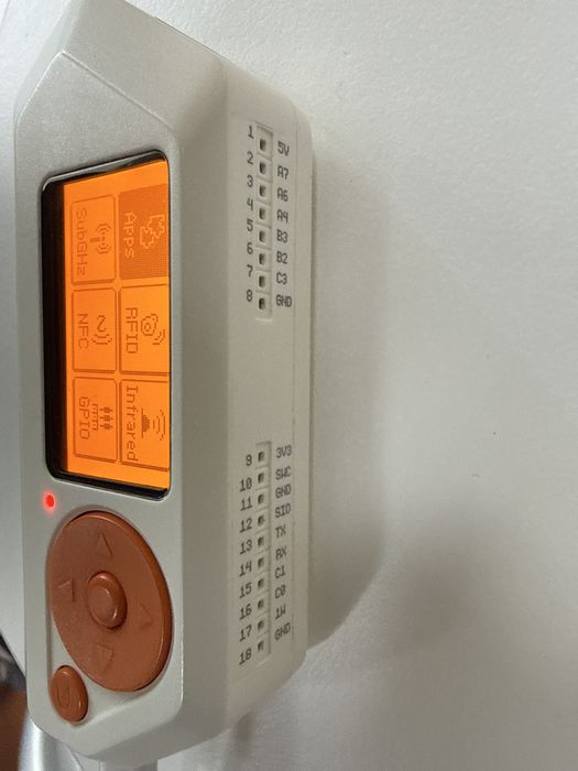 Flipper Zero + Memory Card454447385323786241
