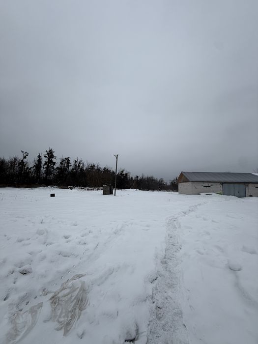 Продаж будівлі зі своєю землею