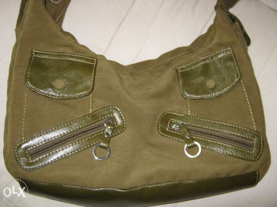 Mala verde em tecido/imitação pele