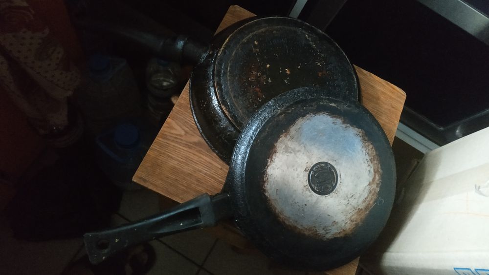 Сковородки и формочки разные