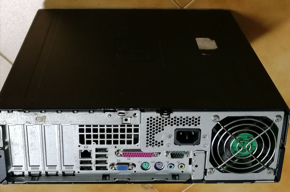 Compaq PC with Windows 7 and Office64740208369155122