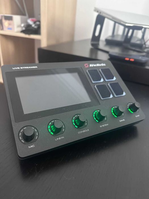 AVerMedia Live Streamer AX310 Misturador de áudio, ecrã táctil IPS