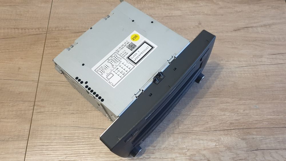 Radio Skoda Octavia II FL Blaupunkt Ramka