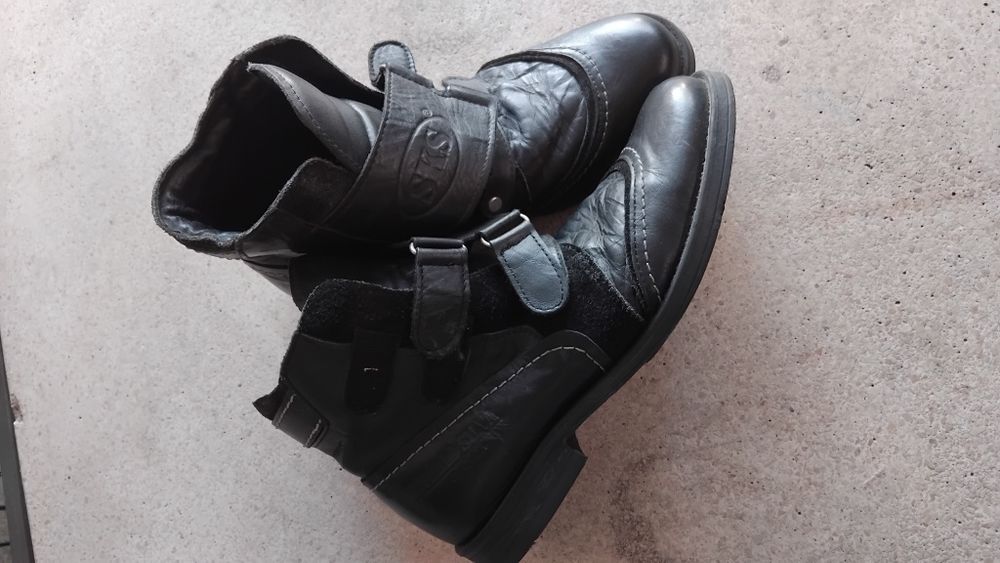 Botas de couro nr 41