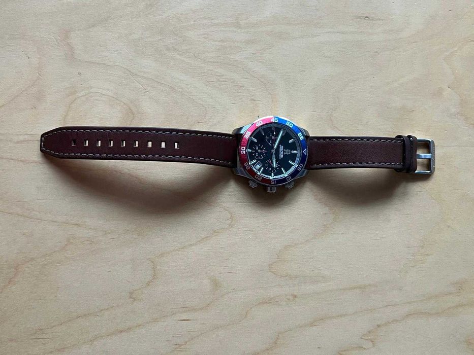 Zegarek Tommy Hilfiger TH85 ze skórzanym paskiem
