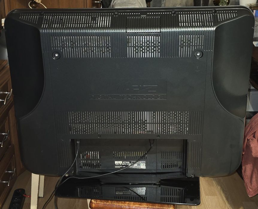 Niemiecki telewizor 32" Metz Talio LCD + nowy pilot