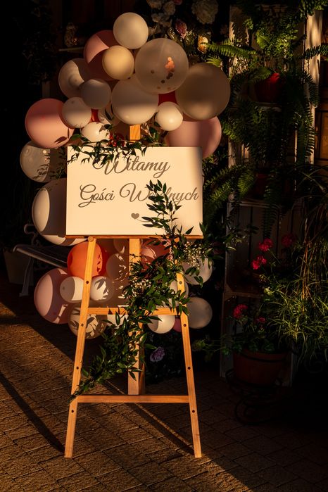 Plan stołów i tablica