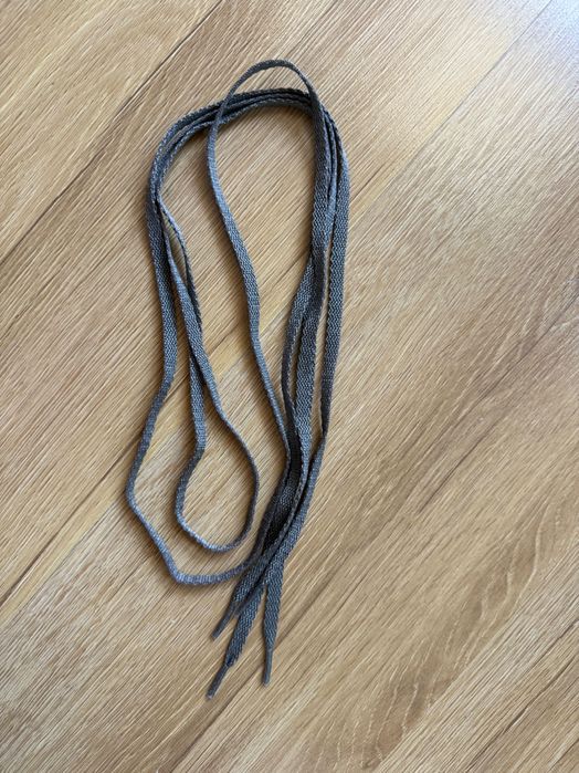 Szare metaliczne sznurówki sznurowadła 118 cm