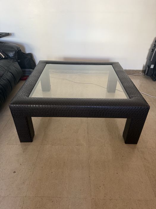 Mesa de apoio pele de cobra