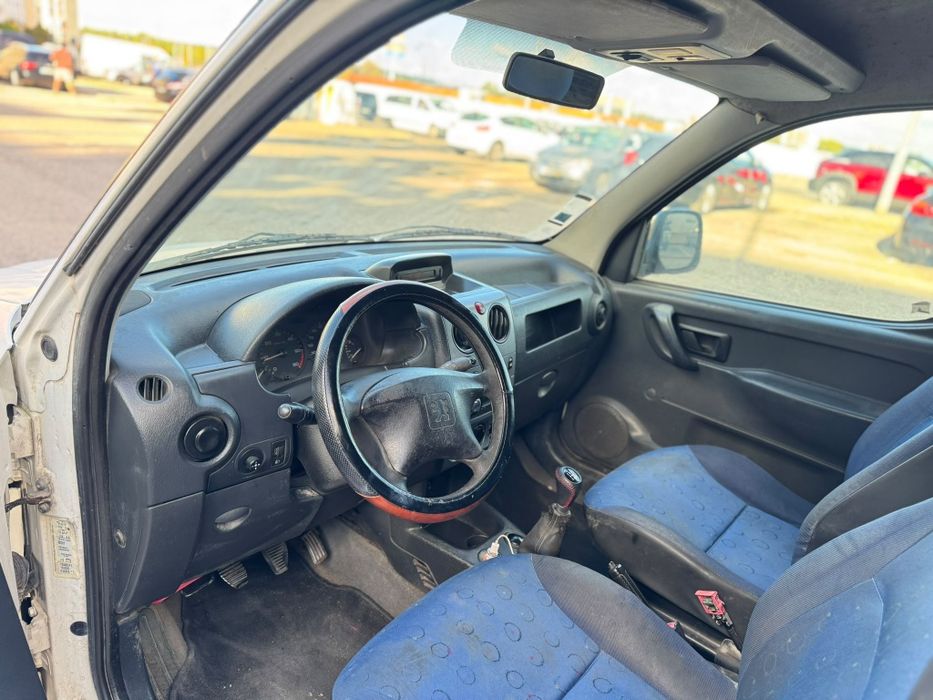 Peugeot partner 2.0 HDI (diesel)ano 2005 em bom estado geral.
