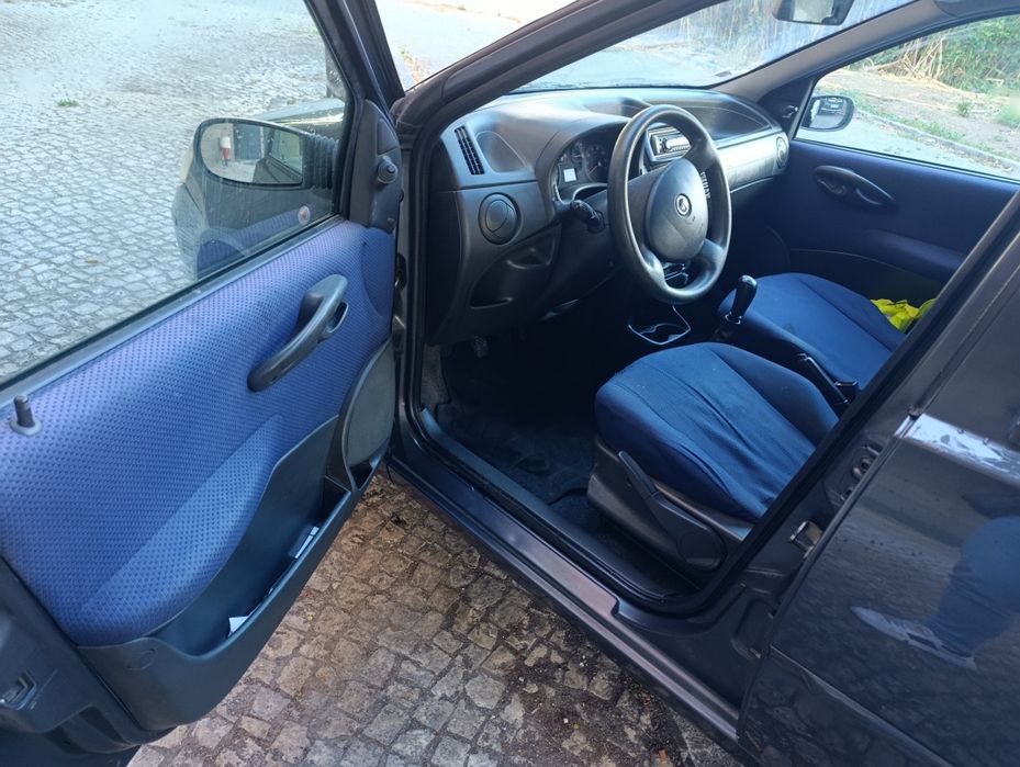 Vendo Fiat Punto New Model 2004 1.3 turbo diesel