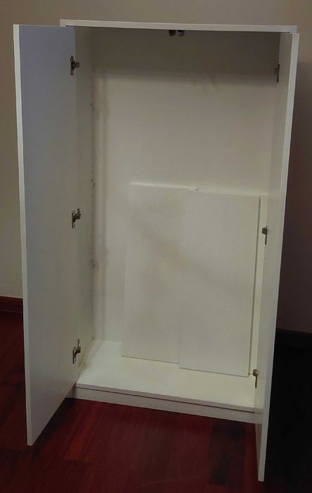 Armário branco, duas portas