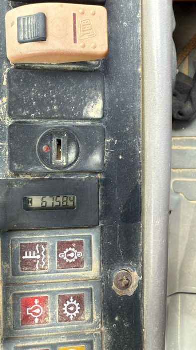 Vende-se Maquina Mini-Retroescavadora JCB - 1CX