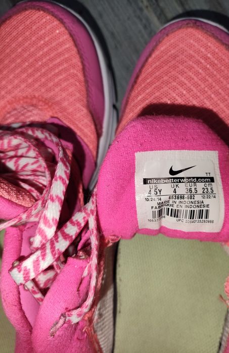 Кроссовки Nike р. 36,5-37, стелька 24см, оригинал