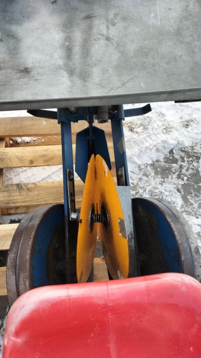 Sadzarka do warzyw z dozownikiem do nawozu 2 rzędowa