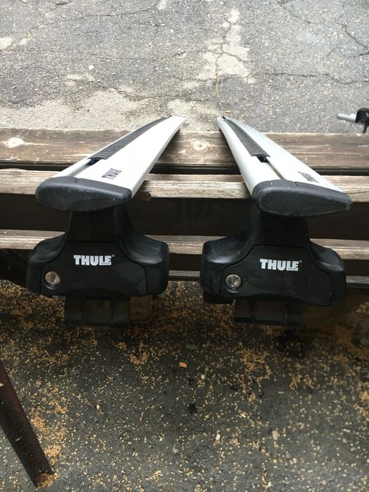 Багажник в комплекте THULE.