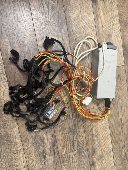 Розпаяний Серверный блок питания Dell C2700 S0 (ТИХИЙ)