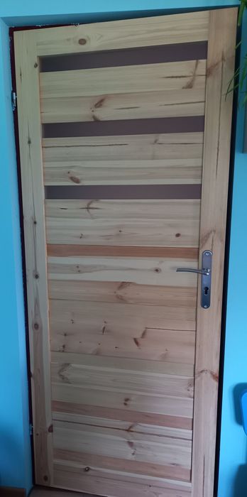 Sprzedam drzwi drewniane