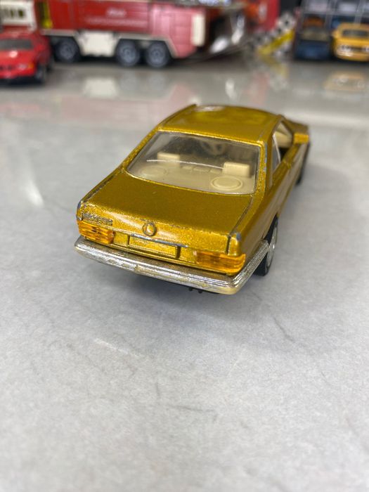 Mercedes 560 Sec w skali 1:32