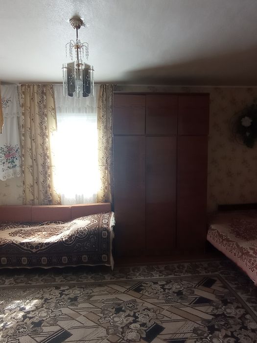 Будинок в 100км від Київа. Село Чемер.