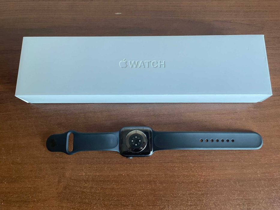 Apple Watch 6 (44mm) Space Gray ИДЕАЛ + 5 ремешков + защитные пленки