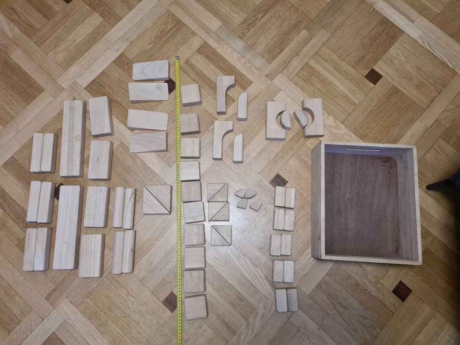 Drewniane klocki do zabawy