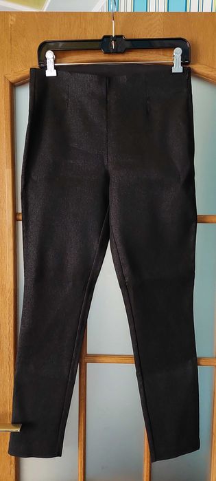 Продам женские нарядные брюки.