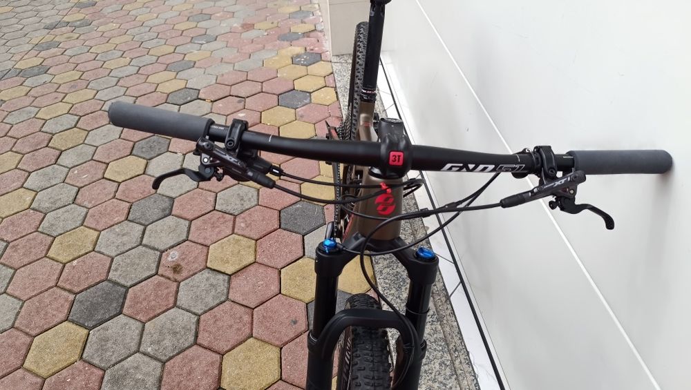 Bicicleta de montanha GHOST