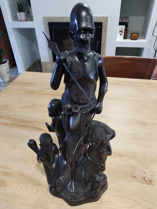 Estatuetas de arte africana