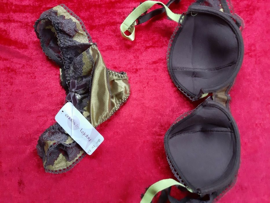 Lejaby stanik majtki komplet 34,32 S zielono brąz

Piękny elegancki