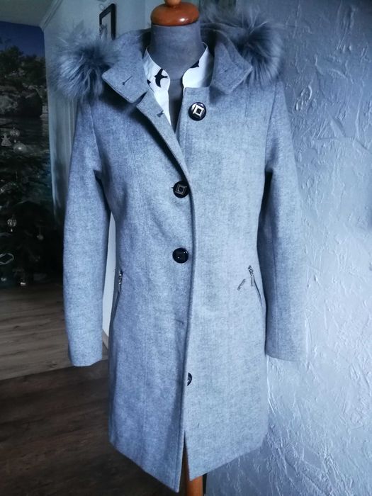 Plaszcz z kapturem futerko