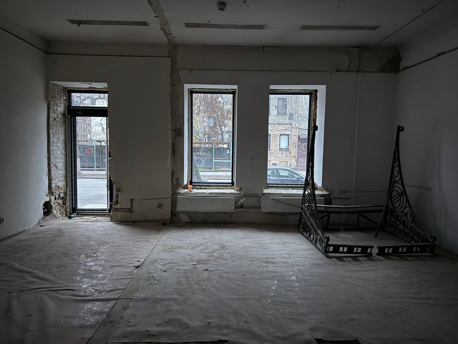 Продаж Фасад 85 м2 Поділ вул Волошська