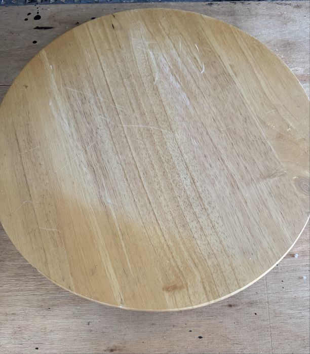 Деревʼяна дошка , яка крутиться