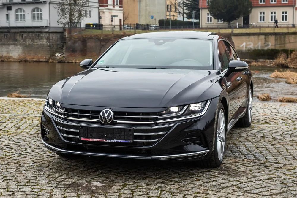 Volkswagen Arteon lasery navi pdc kamery 360 webasto voll voll