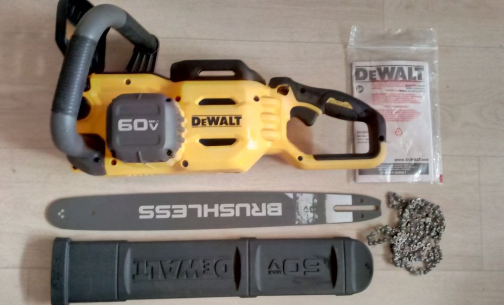 Ланцюгова пила DEWalt  DCCS677