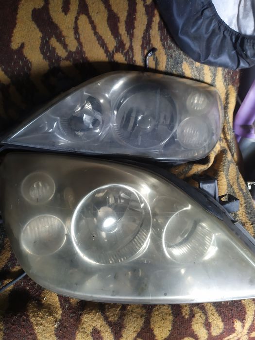 Dwie lampy do nissana przód
