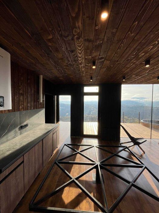 Продаж преміум котеджу в Карпатах — ідеальна інвестиція!