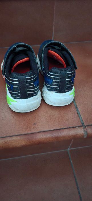 Ténis Skechers Flex-Glow Bolt com luz – tamanho 27 – excelente estado