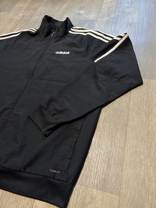 Вітровка від Adidas