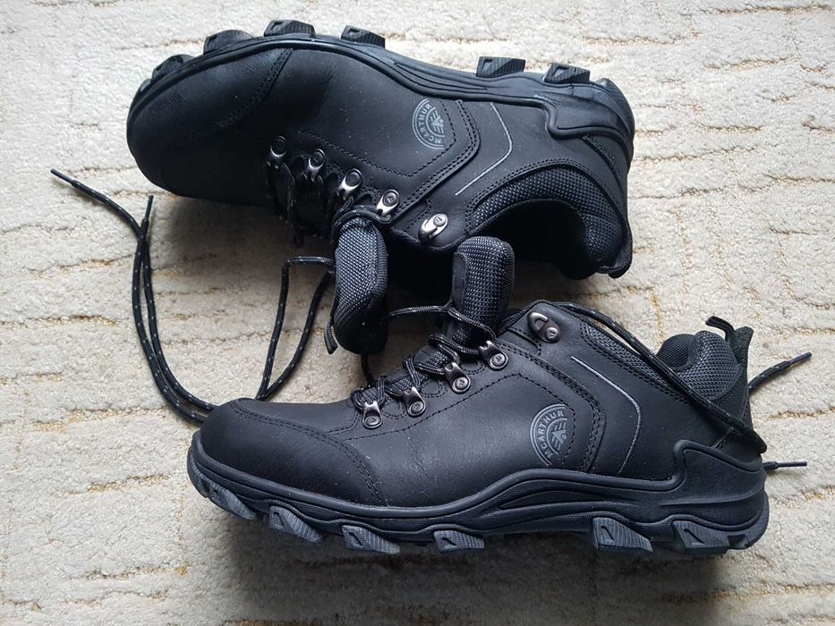 Buty trekkingowe męskie  McArtthur roz . 45  .  Solidne .