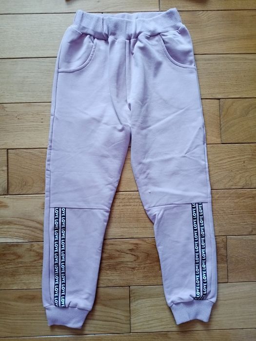 Костюми на дівчинку 110 - 116 см. Нові