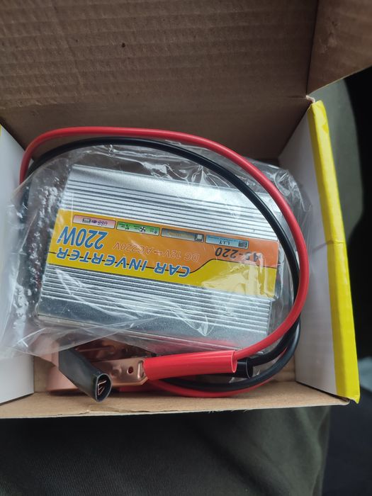 Продам інвертор 12-220 на 200 вт